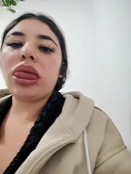 Bagiolett online show from 03/19/26, 07:14