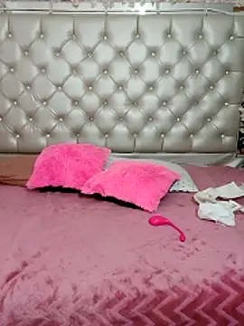 ZARAY 1118 online show from 11/26/25, 08:53