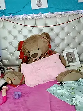 ZARAY 1118 online show from 10/19/25, 09:39