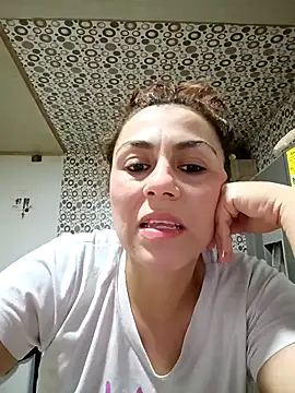 Snapshot of vanessa-titisM chatting on 09/25/25, 03:45 vanessa-titisM online show from 09/25/25, 03:45