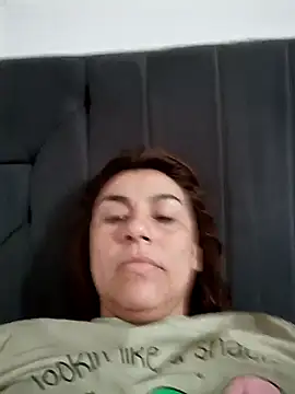 Snapshot of vanessa-titisM chatting on 04/05/26, 04:35 vanessa-titisM online show from 04/05/26, 04:35