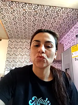 Snapshot of vanessa-titisM chatting on 05/09/26, 02:31 vanessa-titisM online show from 05/09/26, 02:31