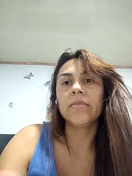 Snapshot of vanessa-titisM chatting on 04/10/26, 02:18 vanessa-titisM online show from 04/10/26, 02:18