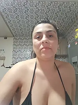 Snapshot of vanessa-titisM chatting on 06/14/26, 12:51 vanessa-titisM online show from 06/14/26, 12:51