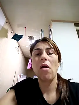 Snapshot of vanessa-titisM chatting on 03/29/26, 02:13 vanessa-titisM online show from 03/29/26, 02:13