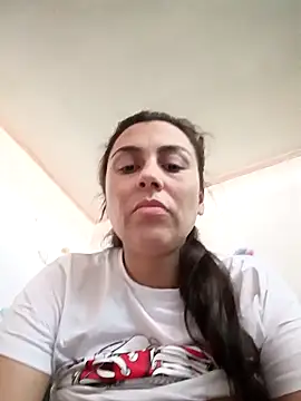 Snapshot of vanessa-titisM chatting on 03/20/26, 07:04 vanessa-titisM online show from 03/20/26, 07:04