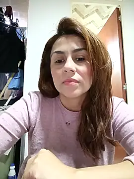Snapshot of vanessa-titisM chatting on 10/04/25, 03:19 vanessa-titisM online show from 10/04/25, 03:19