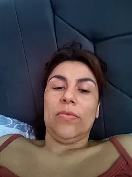 Snapshot of vanessa-titisM chatting on 04/11/26, 03:16 vanessa-titisM online show from 04/11/26, 03:16