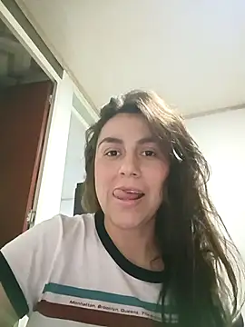 Snapshot of vanessa-titisM chatting on 03/24/26, 03:28 vanessa-titisM online show from 03/24/26, 03:28