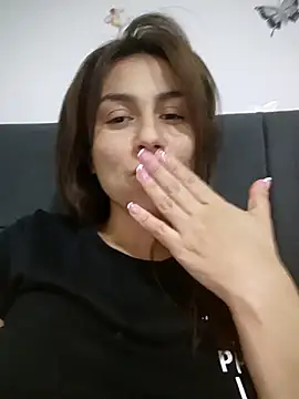 Snapshot of vanessa-titisM chatting on 03/19/26, 03:06 vanessa-titisM online show from 03/19/26, 03:06