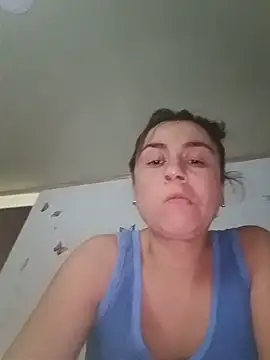 Snapshot of vanessa-titisM chatting on 06/05/26, 03:22 vanessa-titisM online show from 06/05/26, 03:22