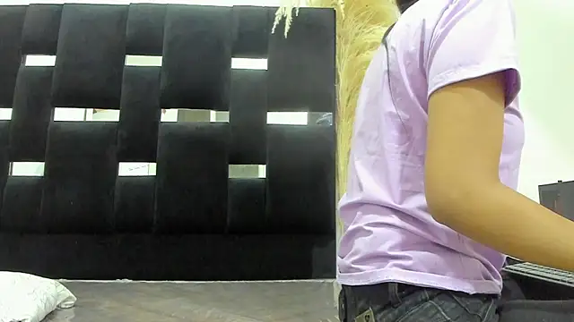 Snapshot of Maeve6721 chatting on 10/07/25, 11:22 Maeve6721 online show from 10/07/25, 11:22