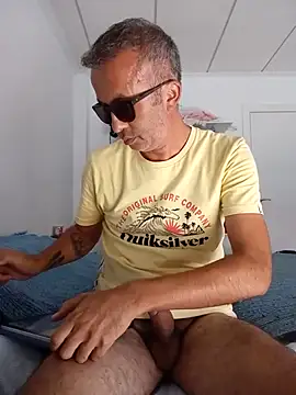 Snapshot of EmilioTaladdro chatting on 07/07/26, 03:37 EmilioTaladdro online show from 07/07/26, 03:37