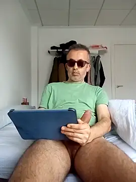 EmilioTaladdro online show from 04/12/26, 06:27