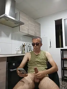 Snapshot of EmilioTaladdro chatting on 06/23/26, 11:03 EmilioTaladdro online show from 06/23/26, 11:03