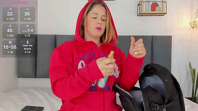 Snapshot of dulce_mmg chatting on 10/31/25, 07:10 dulce mmg online show from 10/31/25, 07:10