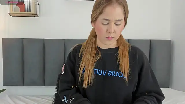 Snapshot of dulce_mmg chatting on 11/18/25, 07:17 dulce mmg online show from 11/18/25, 07:17