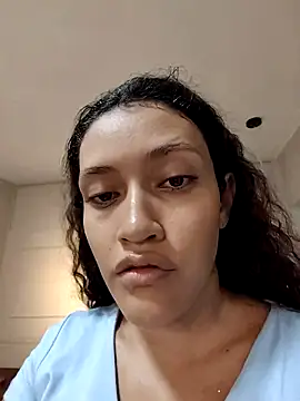 ArielBlossom    online show from 10/26/25, 11:10