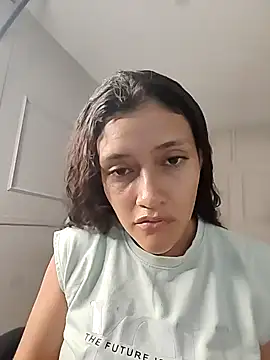 ArielBlossom    online show from 10/28/25, 10:47