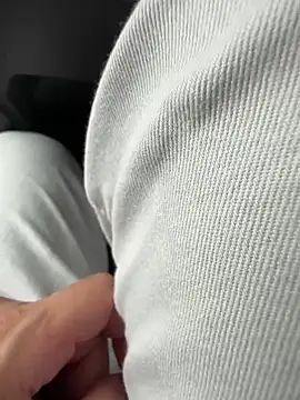 LAZ3R1 online show from 10/23/25, 10:25