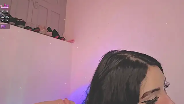 ashlynnlowe  online show from 11/16/25, 07:29