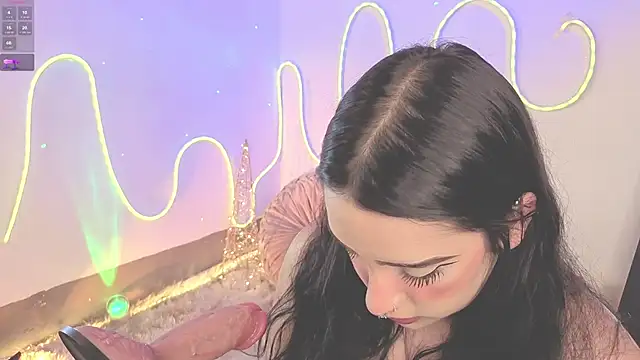 ashlynnlowe  online show from 12/03/25, 08:08