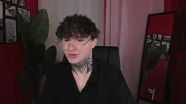 Snapshot of JonnyDarka chatting on 05/27/26, 11:28 JonnyDarka online show from 05/27/26, 11:28