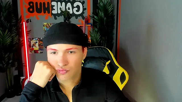 Snapshot of JonnyDarka chatting on 11/07/25, 10:42 JonnyDarka online show from 11/07/25, 10:42