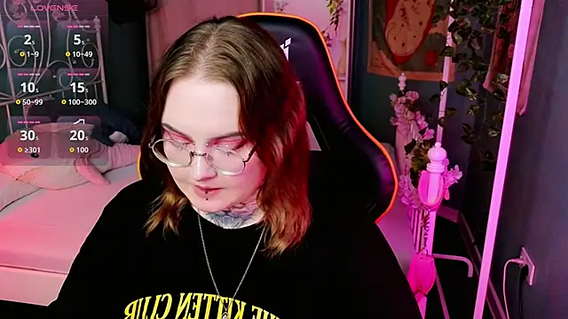 Alice Linger online show from 09/23/25, 08:27