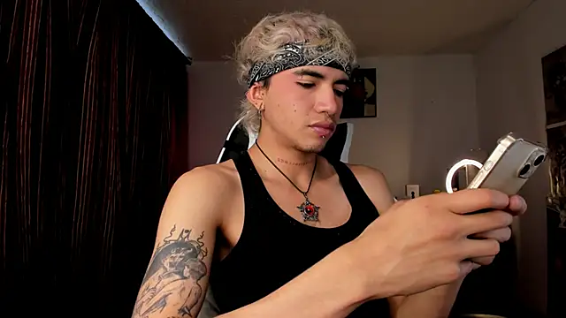 guynextdo0r online show from 10/22/25, 08:30