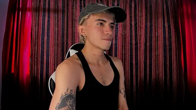 guynextdo0r online show from 11/06/25, 08:02