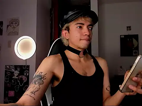 guynextdo0r online show from 10/10/25, 06:31