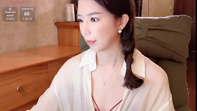 miss-lin online show from 04/15/26, 02:10