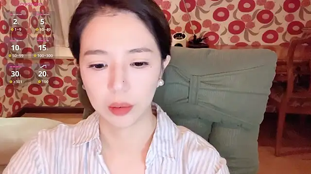miss-lin online show from 12/17/25, 02:11