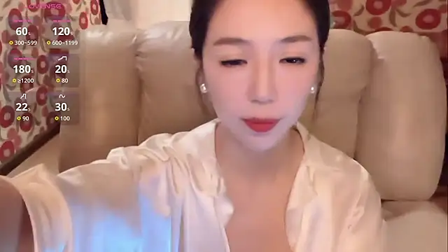 miss-lin online show from 10/06/25, 01:12