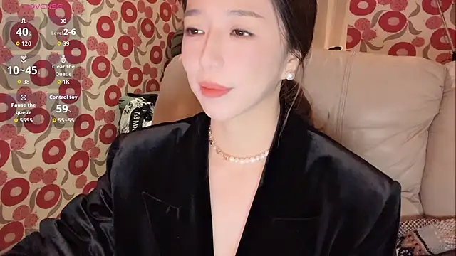miss-lin online show from 10/21/25, 12:48