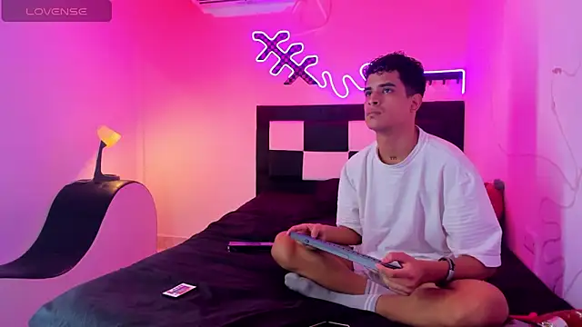 Lucky boys  X online show from 09/25/25, 12:00