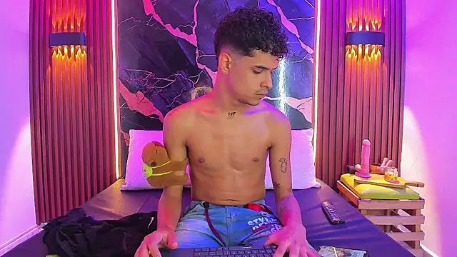 Lucky boys  X online show from 11/10/25, 02:00