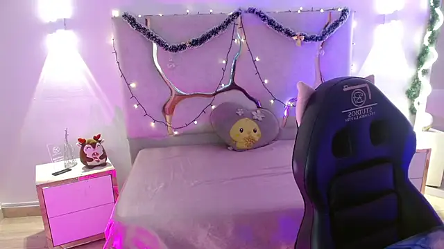 Miagates tay online show from 12/17/25, 08:14