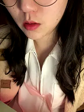 Snapshot of ruiki666 chatting on 12/16/25, 02:43 ruiki666 online show from 12/16/25, 02:43