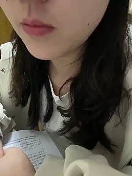 Snapshot of ruiki666 chatting on 10/18/25, 01:24 ruiki666 online show from 10/18/25, 01:24