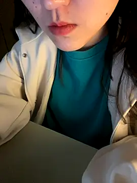 Snapshot of ruiki666 chatting on 10/25/25, 03:34 ruiki666 online show from 10/25/25, 03:34