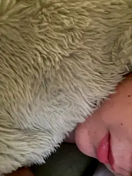 Snapshot of ruiki666 chatting on 11/21/25, 03:16 ruiki666 online show from 11/21/25, 03:16