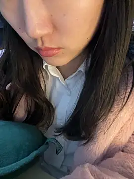 Snapshot of ruiki666 chatting on 11/29/25, 02:17 ruiki666 online show from 11/29/25, 02:17