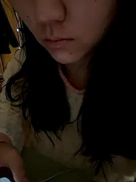 Snapshot of ruiki666 chatting on 11/19/25, 02:33 ruiki666 online show from 11/19/25, 02:33