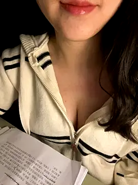 Snapshot of ruiki666 chatting on 10/31/25, 04:14 ruiki666 online show from 10/31/25, 04:14