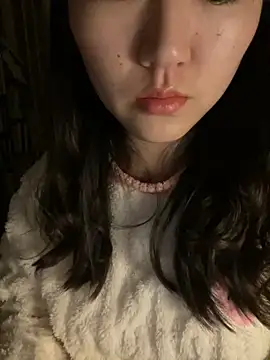 Snapshot of ruiki666 chatting on 10/30/25, 03:42 ruiki666 online show from 10/30/25, 03:42