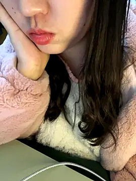 Snapshot of ruiki666 chatting on 11/27/25, 03:12 ruiki666 online show from 11/27/25, 03:12