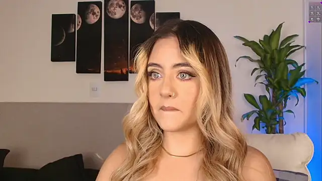 MaryMoon  online show from 11/30/25, 02:01