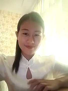 Snapshot of luy-xinh02 chatting on 09/21/25, 02:06 luy-xinh02 online show from 09/21/25, 02:06